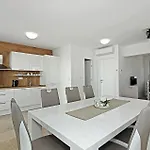 Apartment Three-bedroom In