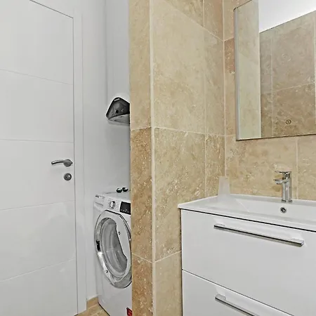 Three-bedroom In Apartman