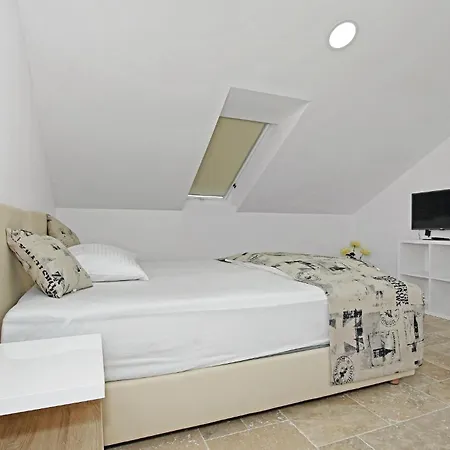 Three-bedroom In Apartman