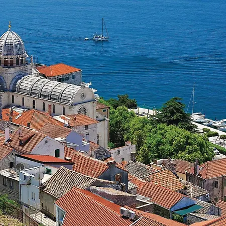 Three-Bedroom Apartment In Sibenik Apartament