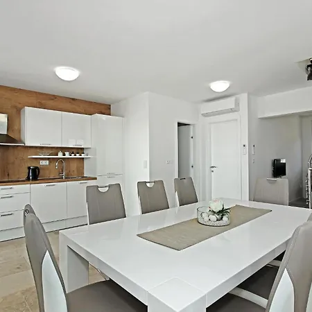Apartman Three-bedroom In