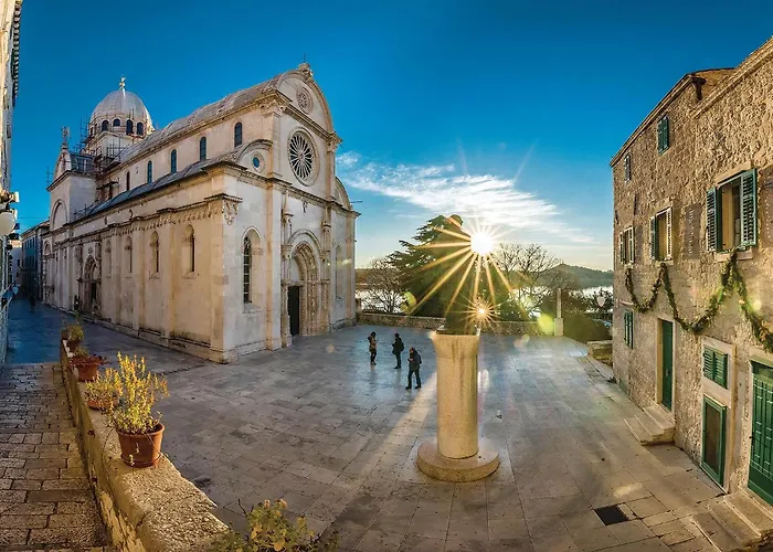 Three-Bedroom Apartment In Sibenik *