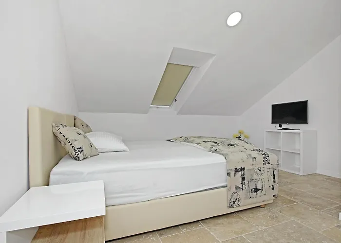 Three-Bedroom Apartment In Sibenik Apartament