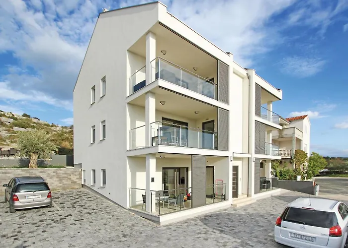 Three-Bedroom Apartment In Sibenik *