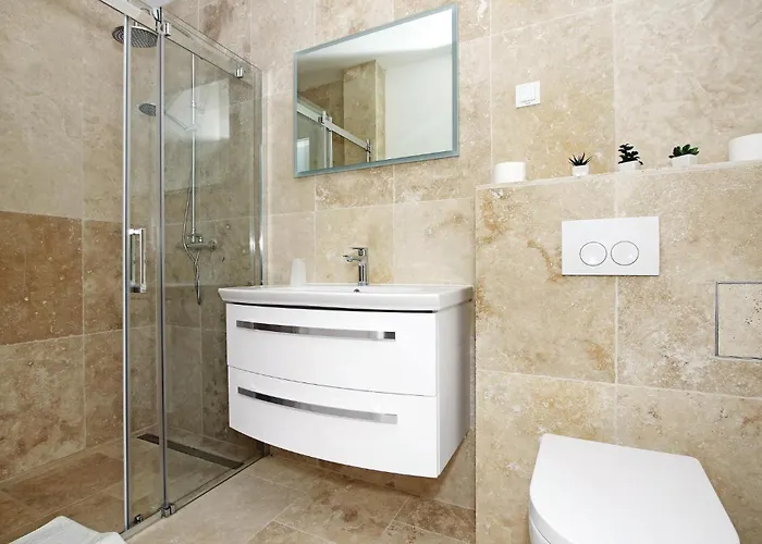 Three-Bedroom Apartment In Sibenik Apartament *